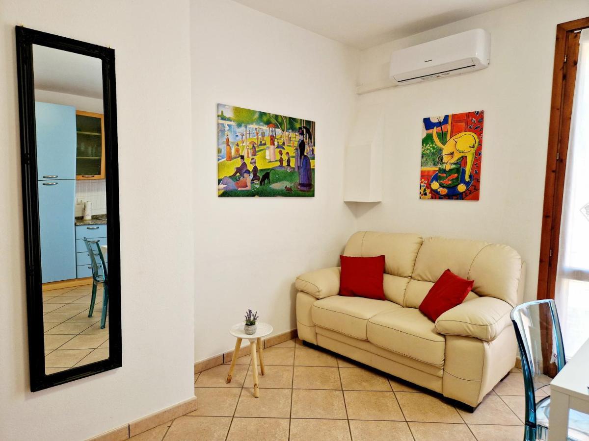 Dimora Rena Dorada - Apartment In Pula, Sardinia, Italy Luaran gambar